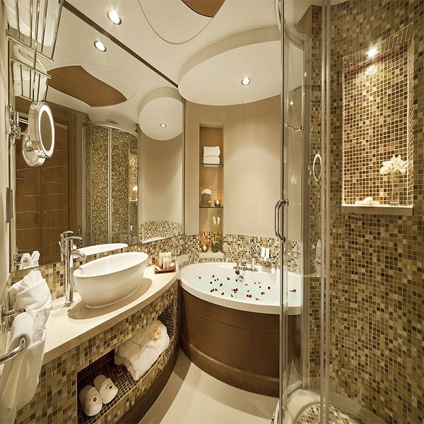 Nhà tắm sử dụng gạch mosaic trang trí tông vàng hiện đại