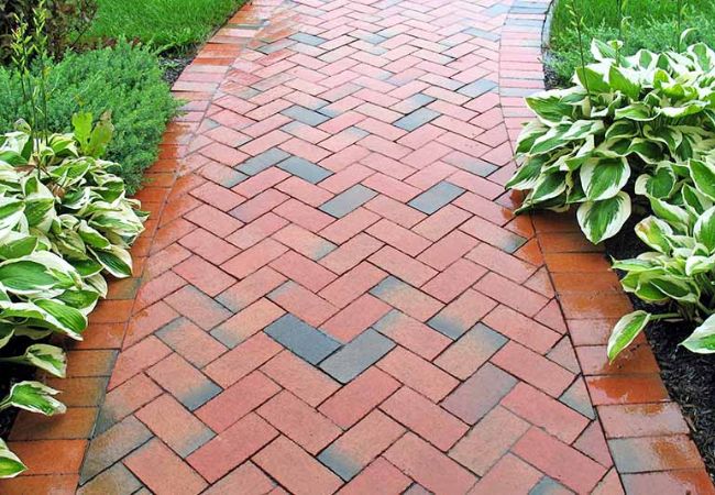 ứng dụng gạch giả cổ lát sân vườn