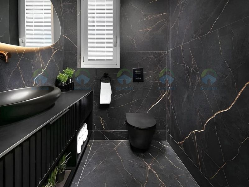 gạch ốp nhà vệ sinh màu đen vân đá vàng nhập khẩu